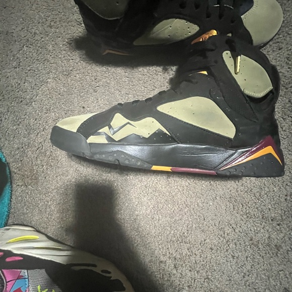 Air Jordan 7 Retro Black and Olive - Picture 2 of 2